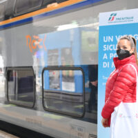 Amuchina sale a bordo dei treni regionali di Trenitalia