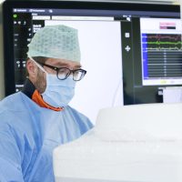 Coronarie e valvola aortica compromesse: una combinazione innovativa di tecniche interventistiche salva la vita a due pazienti