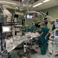 ORL di Vittorio Veneto, in sala operatoria entrano intelligenza artificiale, telecamere, visori e la ventilazione “mininvasiva”