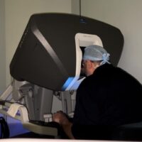 Chirurgia oncologica ad alta complessità eseguita con il robot dall’équipe della Chirurgia generale Varese 1